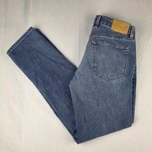 Slim Straight Men's Jeans in Medium Blue - Classic Denim